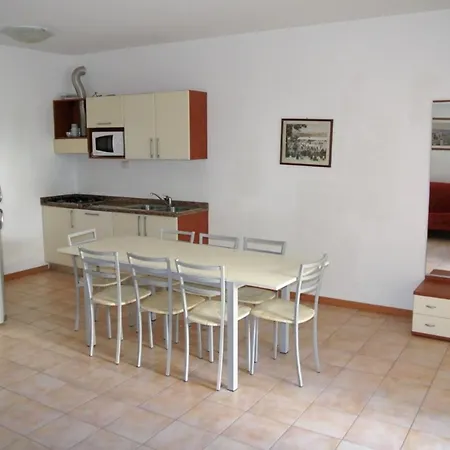 With Shared Pool For Eight Guests Lejlighed *