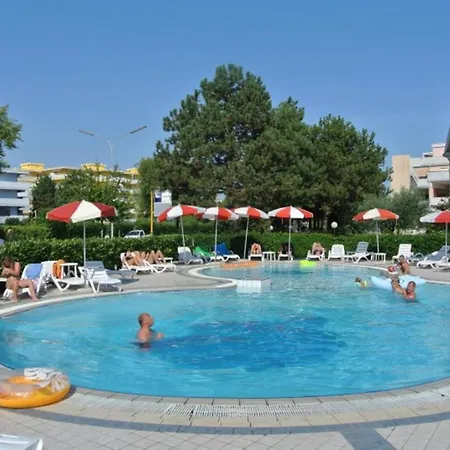 With Shared Pool For Eight Guests *