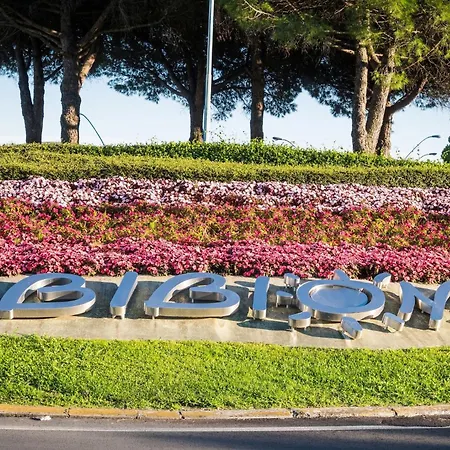 Apartman With Shared Pool For Eight Guests Bibione